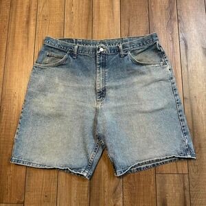 Vintage wrangler light wash denim jean shorts jorts size 40‎